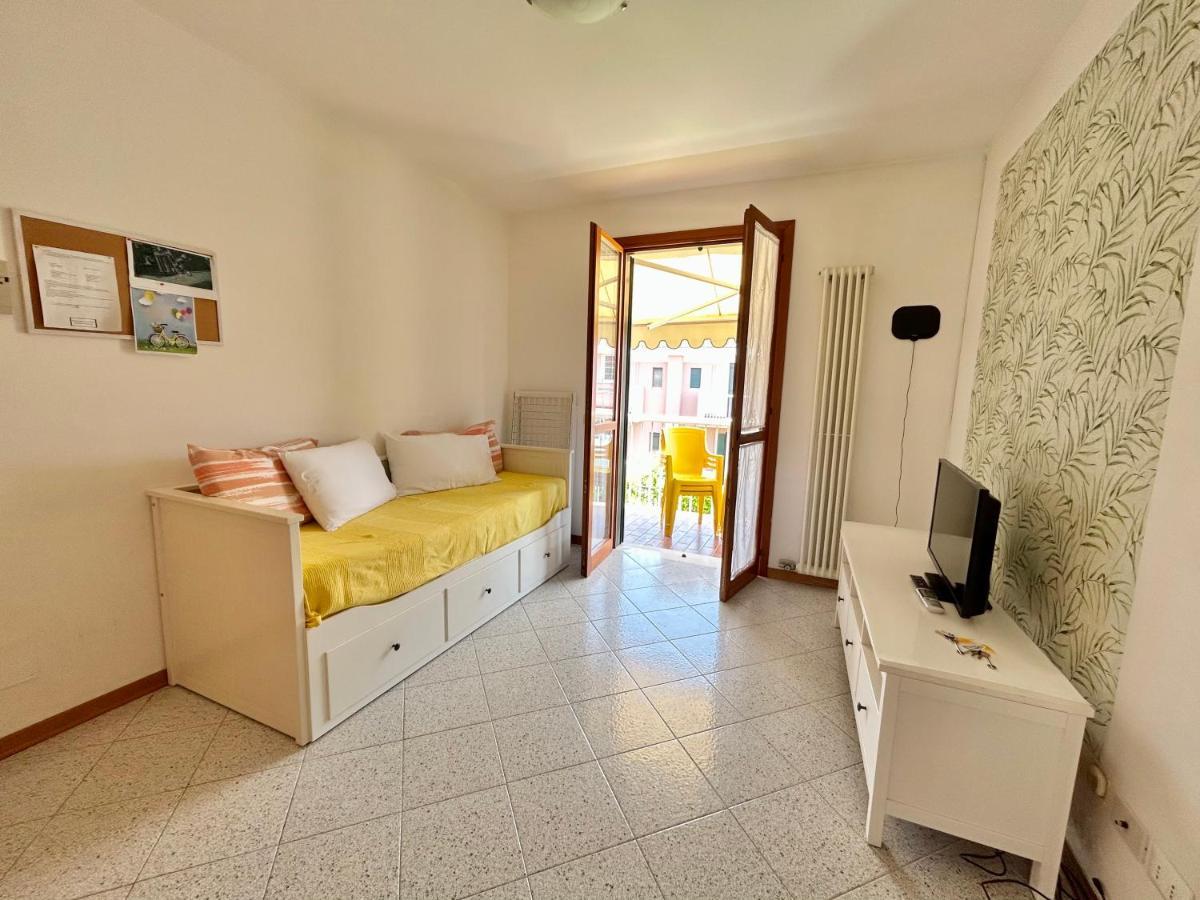 Seaside Terrace & Pool Getaway Apartment Cavallino-Treporti Exterior foto