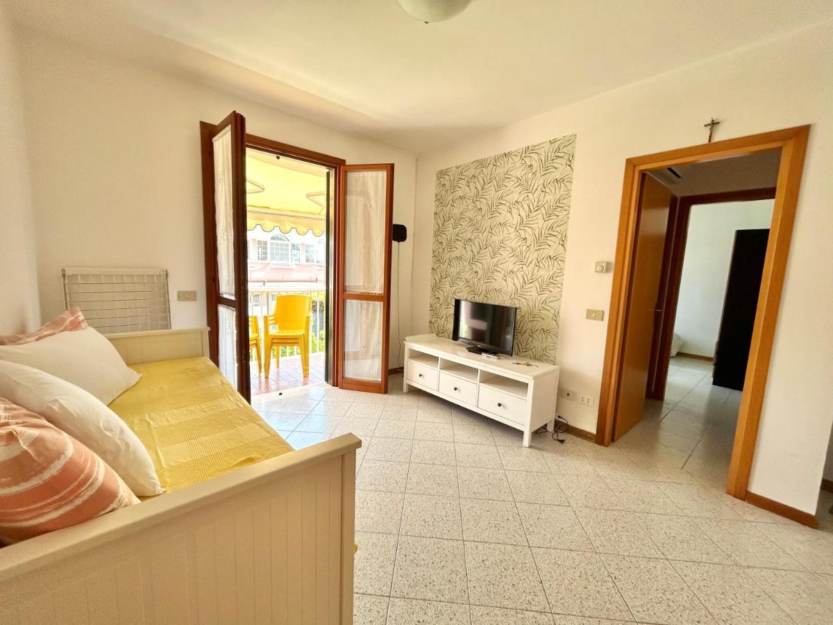 Seaside Terrace & Pool Getaway Apartment Cavallino-Treporti Exterior foto